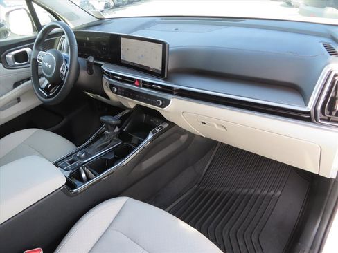 Used 2025 Kia Sorento SX image 10