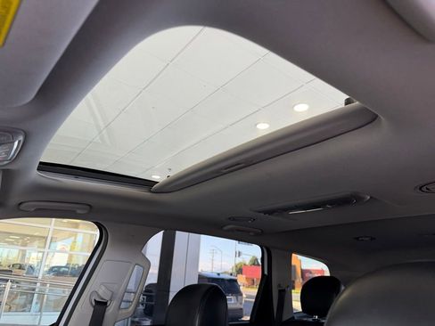 Used 2022 Kia Telluride S FWD image 20