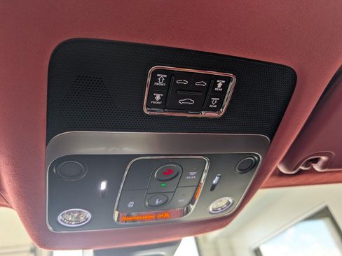 New 2026 Bentley Flying Spur Plug-In Hybrid AWD/4WD image 33