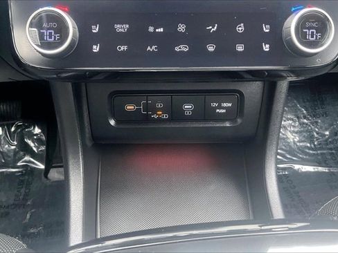 Used 2025 Hyundai Tucson Limited image 16