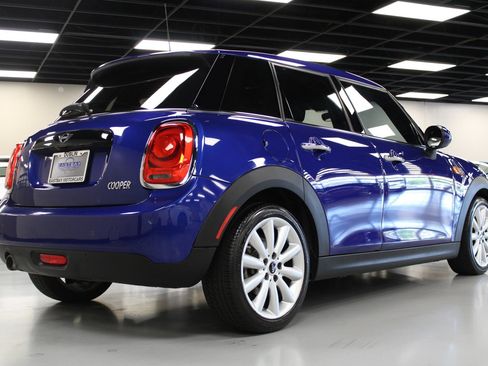 Used 2019 MINI Cooper 4-Door Hardtop image 11