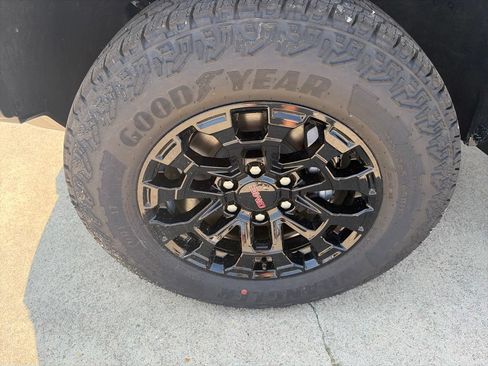 New 2026 GMC Canyon Elevation w/ Convenience Package AWD/4WD image 10
