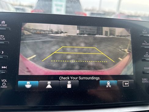 Used 2019 Honda Accord Touring image 12