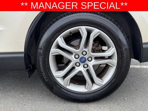 Used 2018 Ford Edge Titanium FWD image 12
