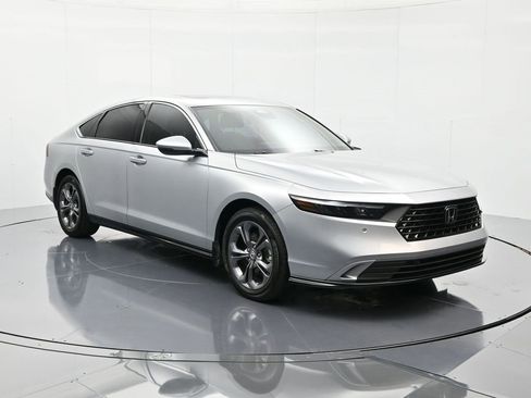 Used 2024 Honda Accord EX-L image 3