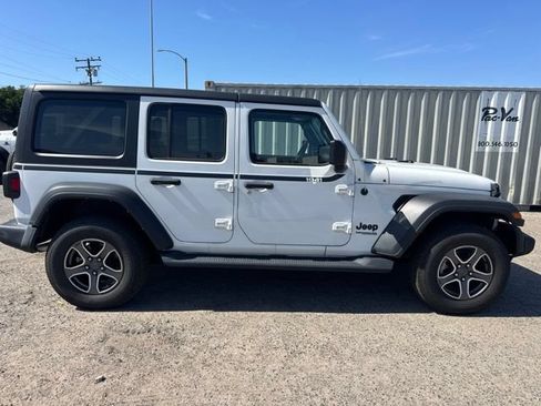 Used 2022 Jeep Wrangler Unlimited Sport AWD/4WD image 4