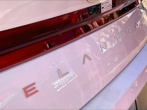 Used 2025 Hyundai Elantra Sport image 8