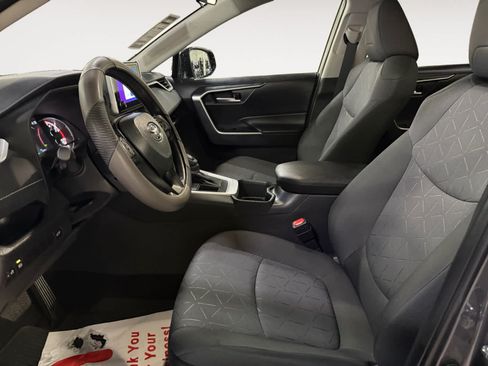 Used 2025 Toyota RAV4 XLE w/ Convenience Package FWD image 15