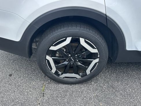 Certified 2024 Kia Telluride EX w/ EX Captain's Chair Package FWD image 20