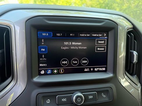 Used 2020 Chevrolet Silverado 1500 Custom w/ Custom Value Package RWD image 22