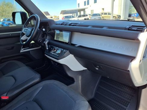 Used 2021 Land Rover Defender 90 First Edition image 19