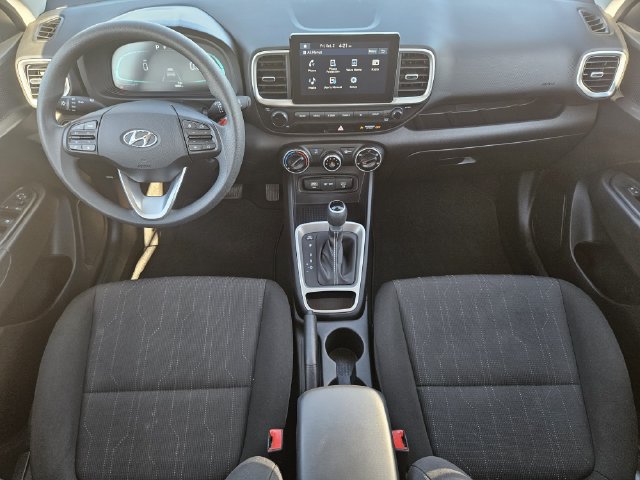 Used 2026 Hyundai Venue SE FWD image 24