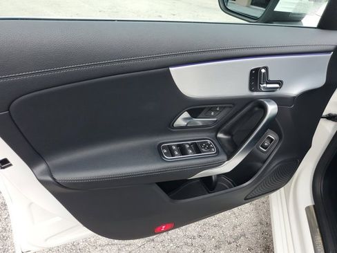 Used 2025 Mercedes-Benz CLA 250 image 21