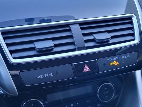 Used 2018 Mitsubishi Eclipse Cross SE image 17