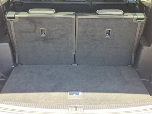 Used 2025 Volkswagen Atlas SE FWD image 28