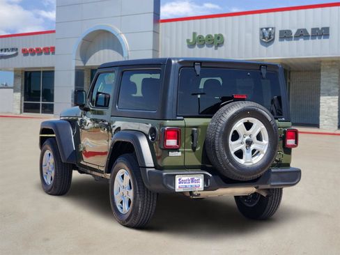 Used 2022 Jeep Wrangler Sport AWD/4WD image 4