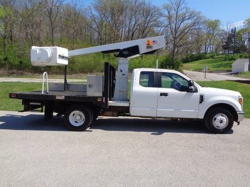 Used 2017 Ford F350 XL w/ Power Equipment Group RWD image 7