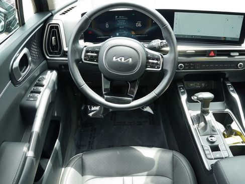 Certified 2024 Kia Sorento S w/ Panoramic Sunroof Package AWD/4WD image 21