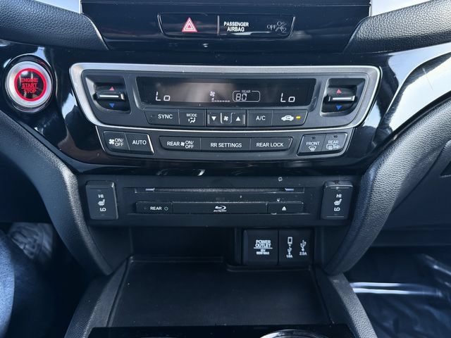 Used 2018 Honda Pilot Touring image 29