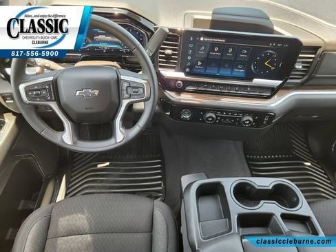 Used 2024 Chevrolet Silverado 1500 RST w/ Z71 Off-Road Package AWD/4WD image 3