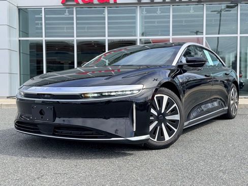 Used 2023 Lucid Air Touring image 2