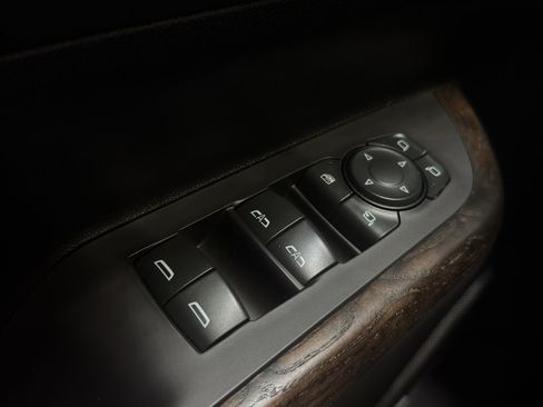 Used 2022 GMC Acadia Denali w/ Black Diamond Edition image 37