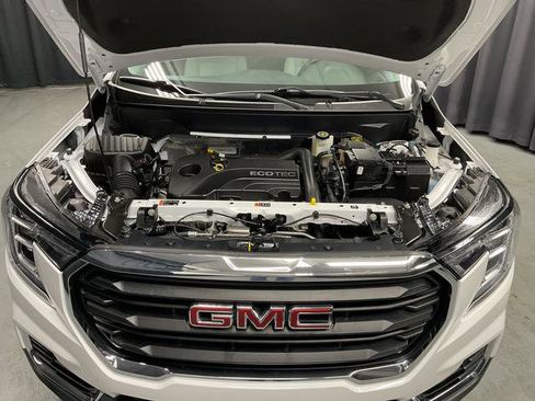 Used 2022 GMC Terrain SLE image 15
