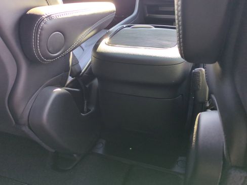 New 2026 Chrysler Pacifica Limited w/ S Appearance Package image 32