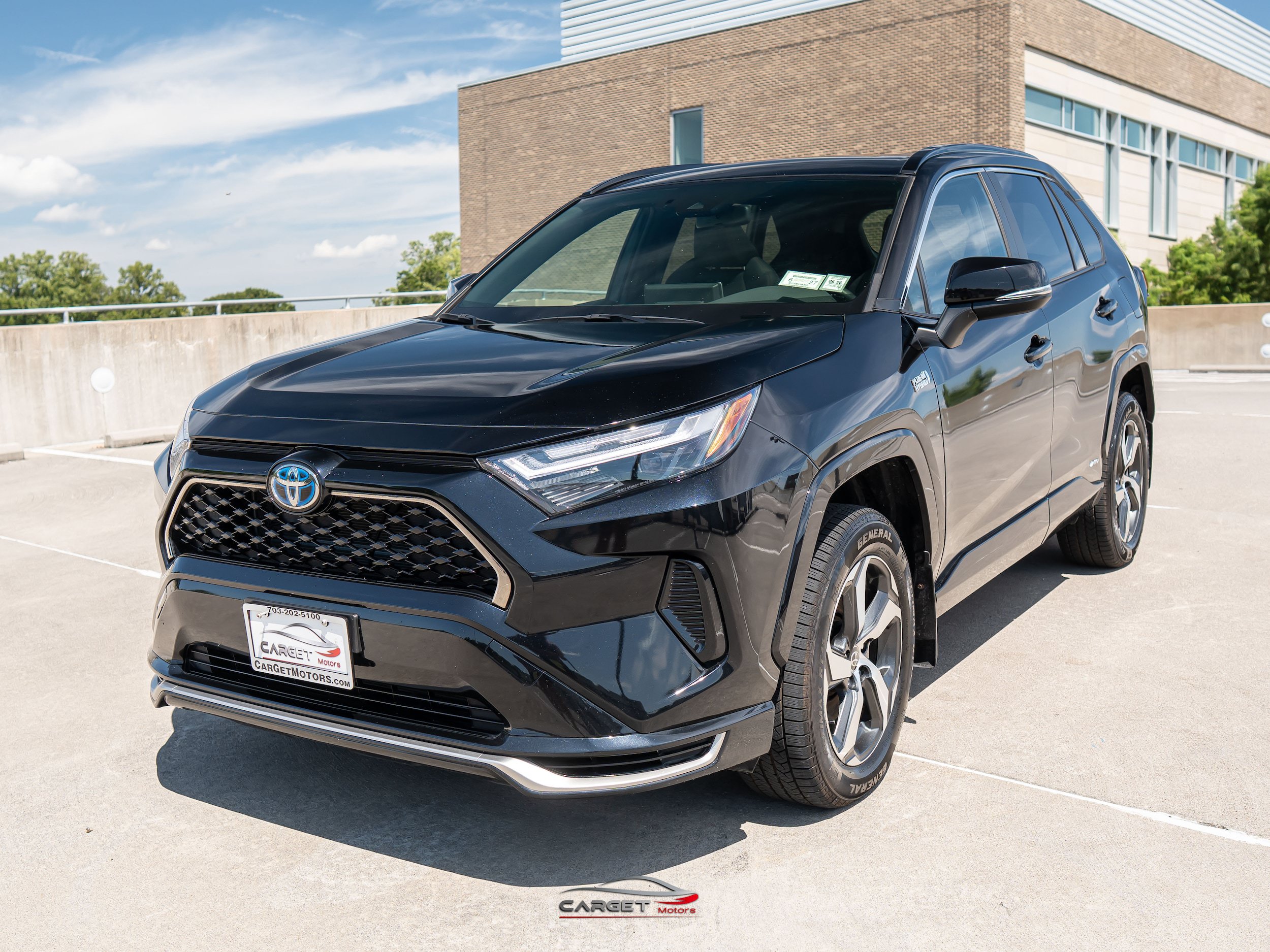Used 2023 Toyota RAV4 SE w/ Weather & Moonroof Package AWD/4WD image 3