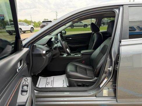 Used 2019 Nissan Altima 2.5 SR w/ SR Premium Package AWD/4WD image 9