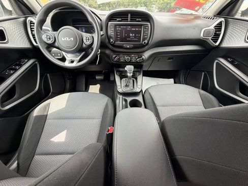 Used 2022 Kia Soul LX FWD image 23