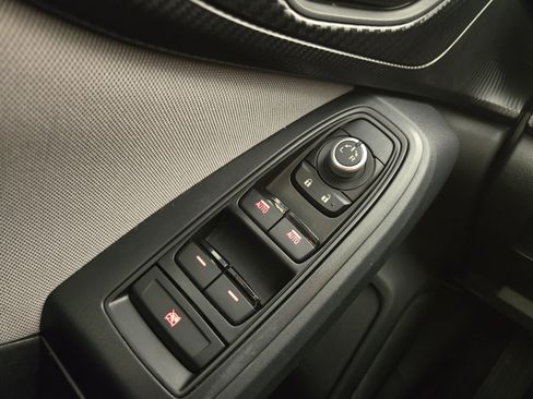 Used 2020 Subaru Crosstrek 2.0i Premium w/ Moonroof Package 2 image 28