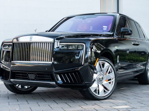 Used 2025 Rolls-Royce Cullinan image 68