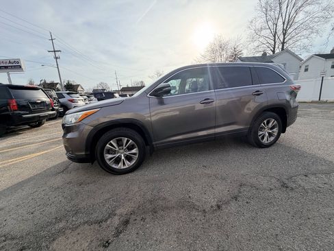 Used 2015 Toyota Highlander Plus AWD/4WD image 35