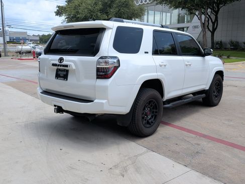 Used 2023 Toyota 4Runner SR5 Premium w/ Moonroof Package AWD/4WD image 10