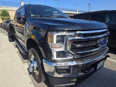 Used 2022 Ford F350 Lariat w/ Lariat Ultimate Package AWD/4WD image 4