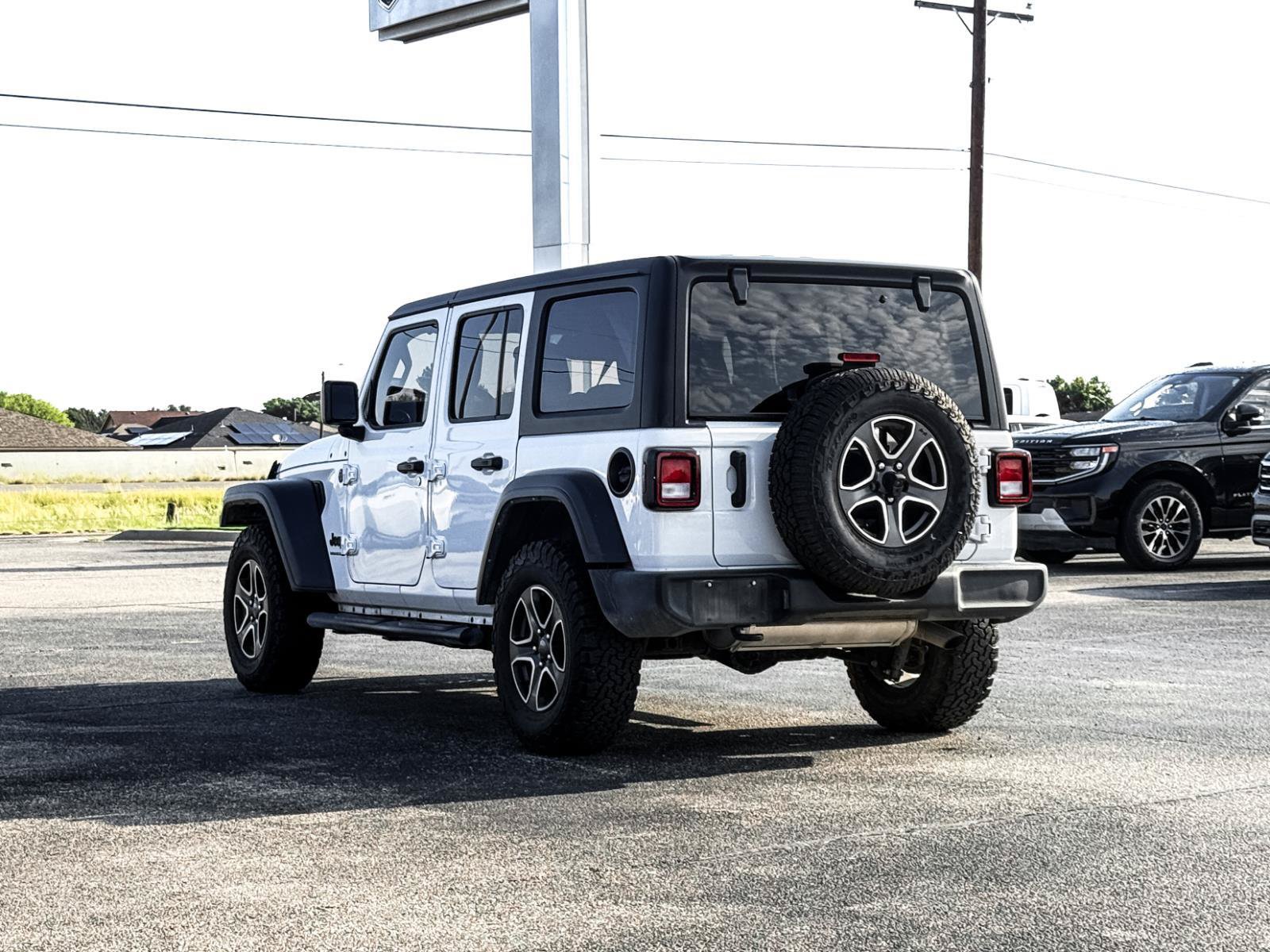 Used 2023 Jeep Wrangler Unlimited Sport AWD/4WD image 11