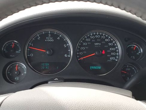 Used 2013 Chevrolet Avalanche LT image 11