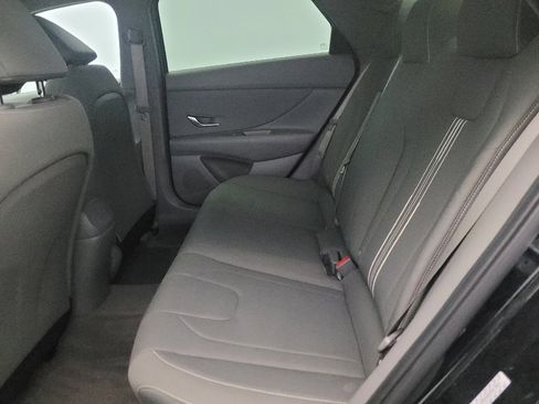 Used 2023 Hyundai Elantra SEL w/ Convenience Package FWD image 18