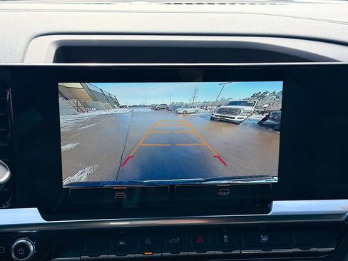 Used 2024 GMC Sierra 1500 SLT image 30