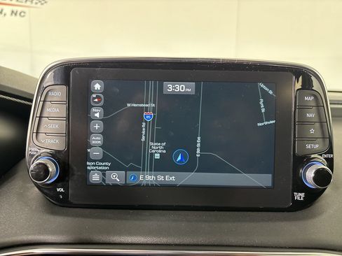 Used 2020 Hyundai Santa Fe Limited AWD/4WD image 17