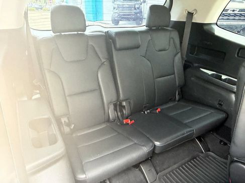 Used 2024 Kia Telluride S AWD/4WD image 16