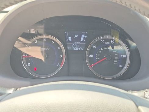 Used 2013 Hyundai Accent SE FWD image 13