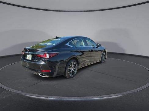 Used 2025 Lexus ES 350 w/ Premium Package FWD image 8