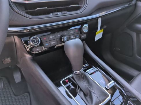 New 2026 Jeep Compass Latitude w/ Sun and Sound Group AWD/4WD image 27