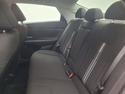 Used 2024 Hyundai Elantra SEL w/ Convenience Package FWD image 18