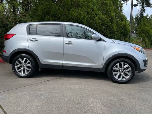 Used 2015 Kia Sportage LX image 3