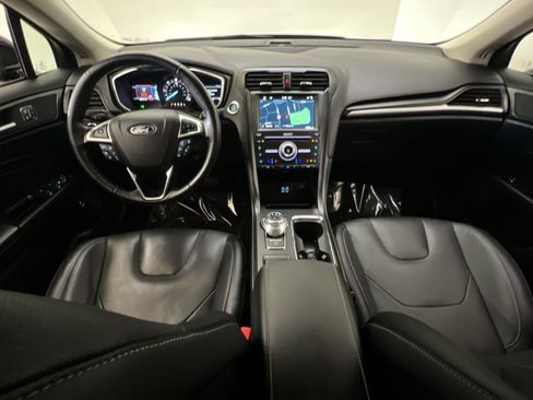 Used 2019 Ford Fusion Energi Titanium FWD image 22