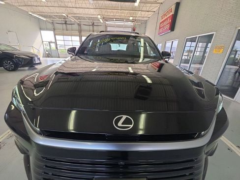 Used 2025 Lexus TX 350 AWD w/ Technology Package image 2