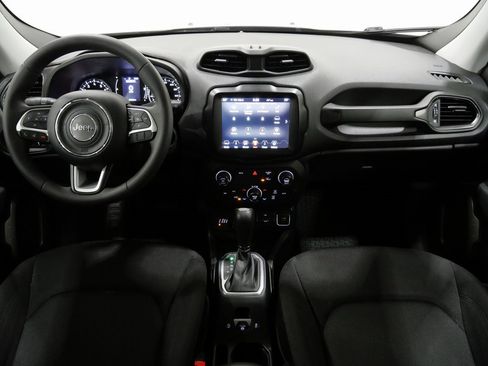Certified 2023 Jeep Renegade Latitude image 10